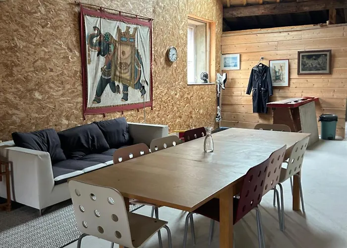 Le Grenier De La Place D'isly *